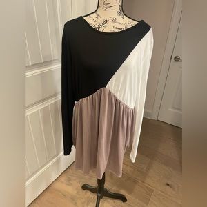 Plus Size 2XL Black, White, and Beige Color Block Babydoll Style Tunic